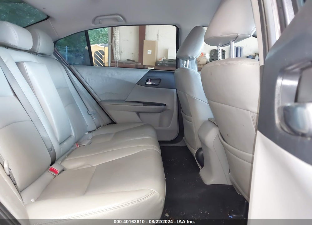 2015 HONDA ACCORD LX VIN: 1HGCR2F32FA007665