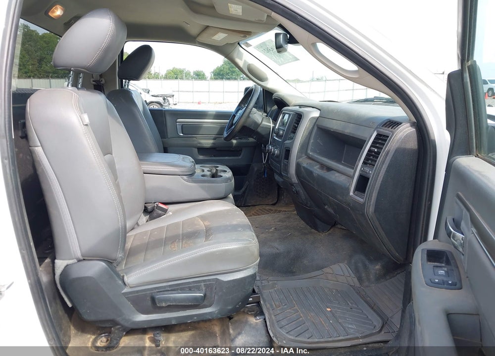 2019 RAM 1500 CLASSIC VIN: 3C6JR6DG3KG568690