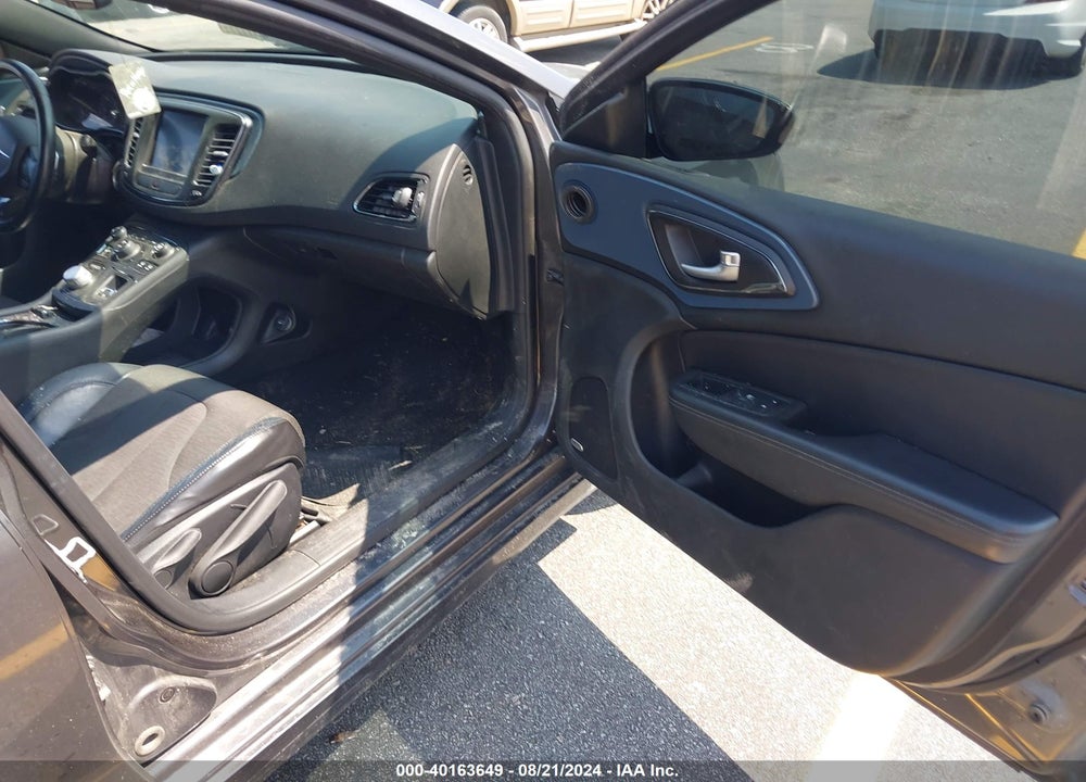 2015 CHRYSLER 200 S VIN: 1C3CCCBB8FN511878