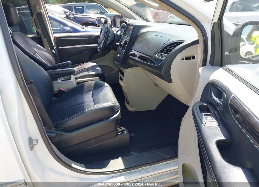 2014 CHRYSLER TOWN & COUNTRY TOURING VIN: 2C4RC1BG7ER212244