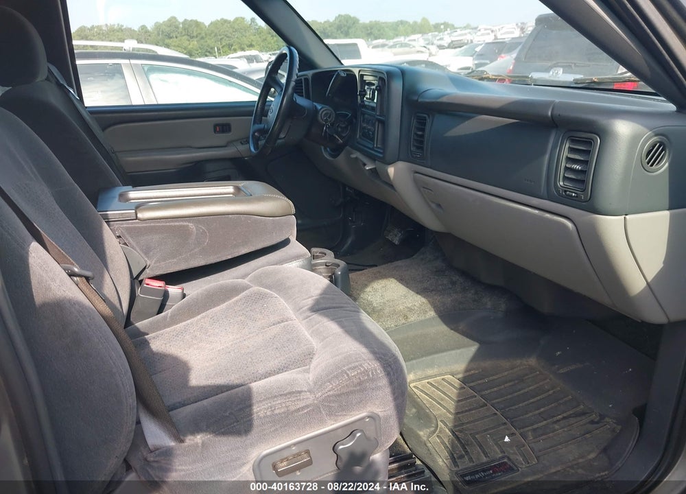 2002 CHEVROLET TAHOE LS VIN: 1GNEC13V02J233844