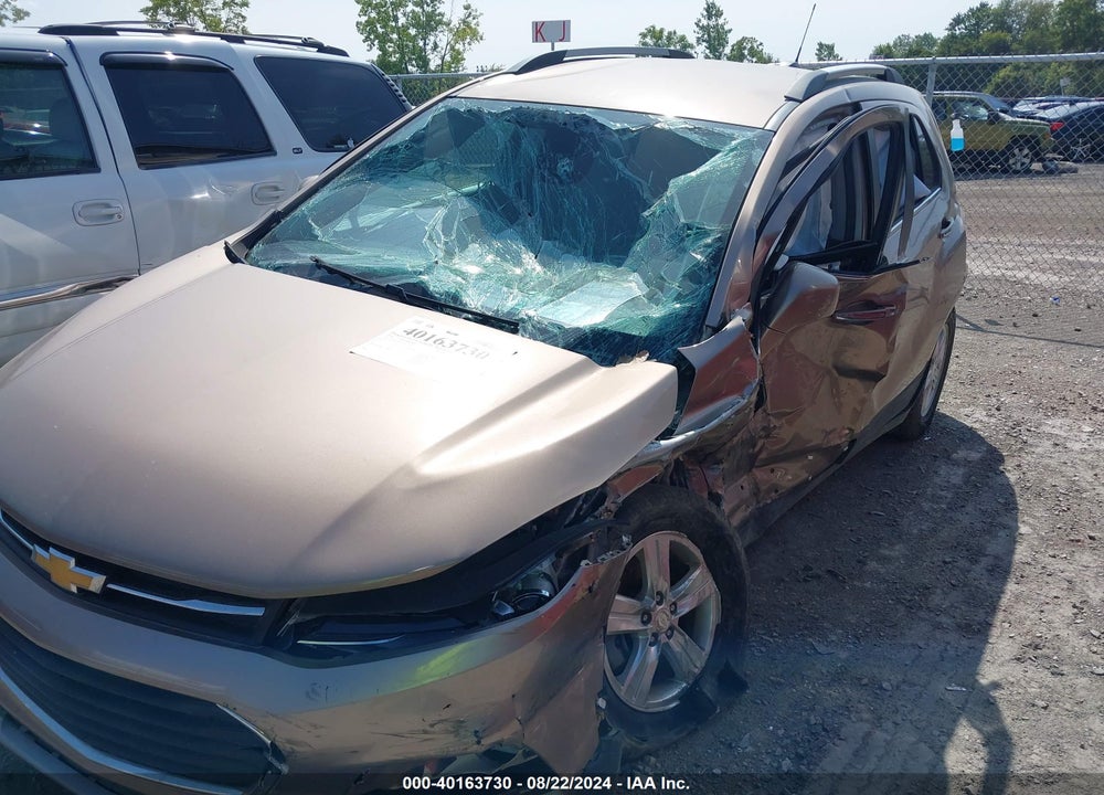 2018 CHEVROLET TRAX LT VIN: 3GNCJPSB2JL417729