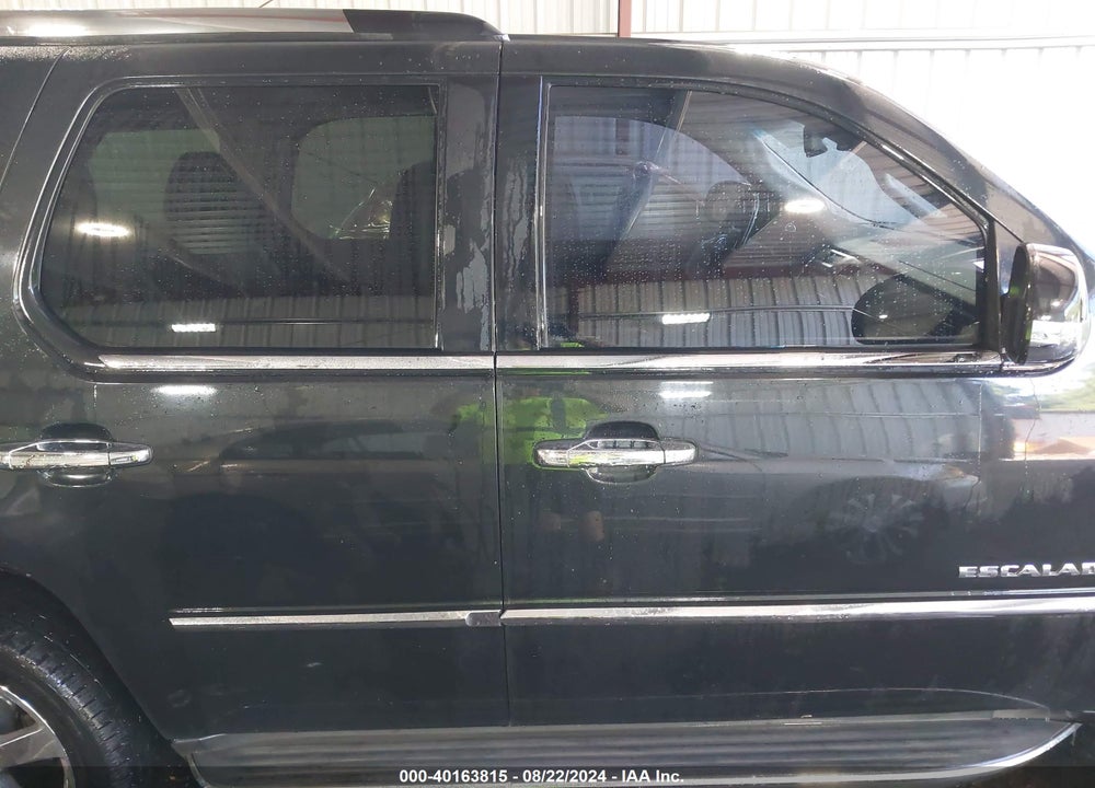 2013 CADILLAC ESCALADE VIN: 1GYS4BEF3DR139945