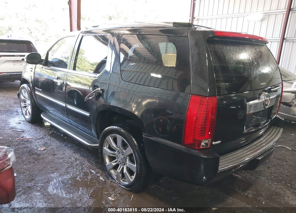 2013 CADILLAC ESCALADE VIN: 1GYS4BEF3DR139945