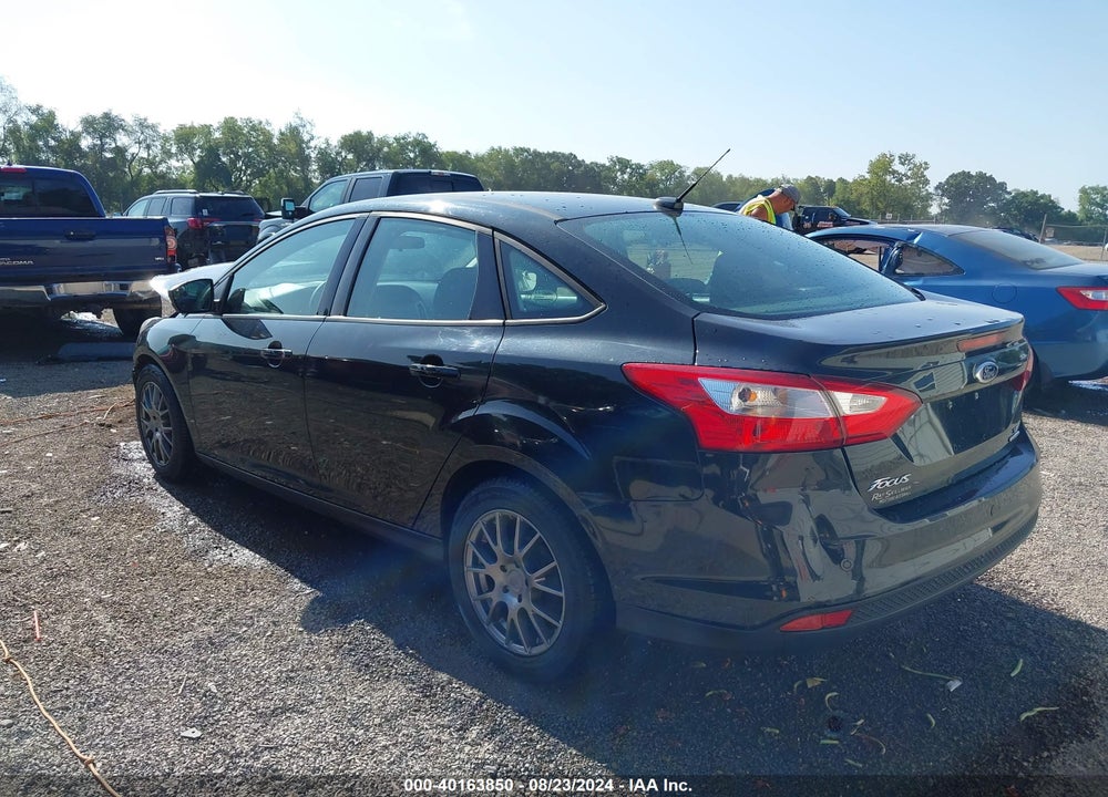 2013 FORD FOCUS SE VIN: 1FADP3F28DL253424