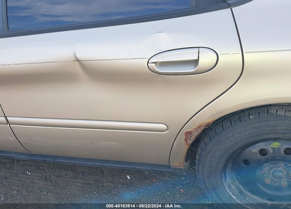 2000 FORD TAURUS SES VIN: 1FAFP5524YG140378