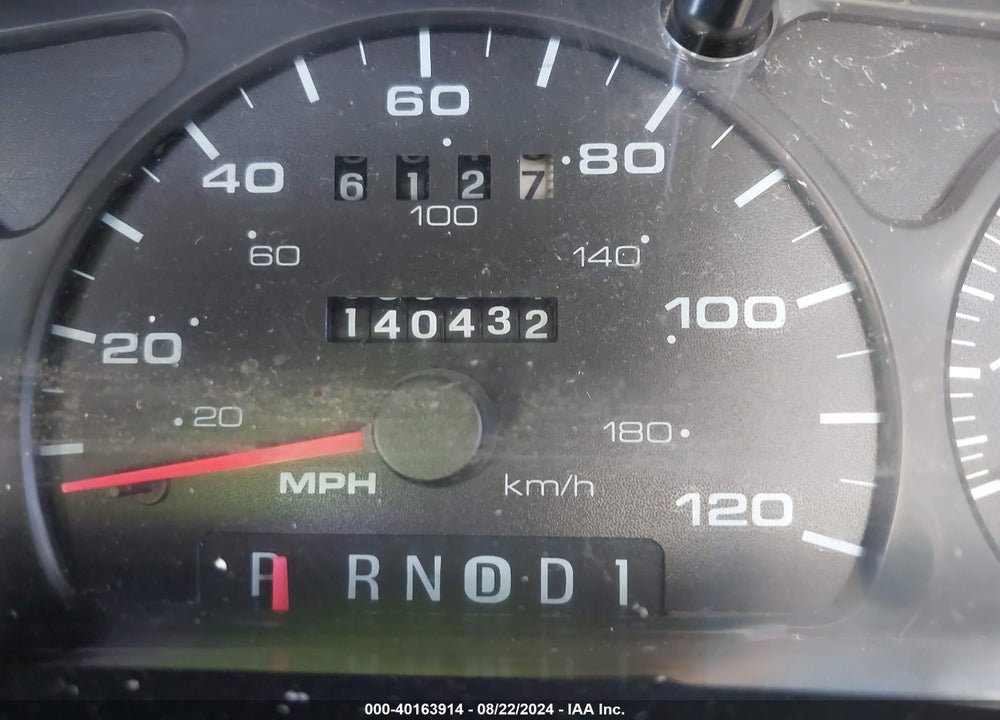2000 FORD TAURUS SES VIN: 1FAFP5524YG140378