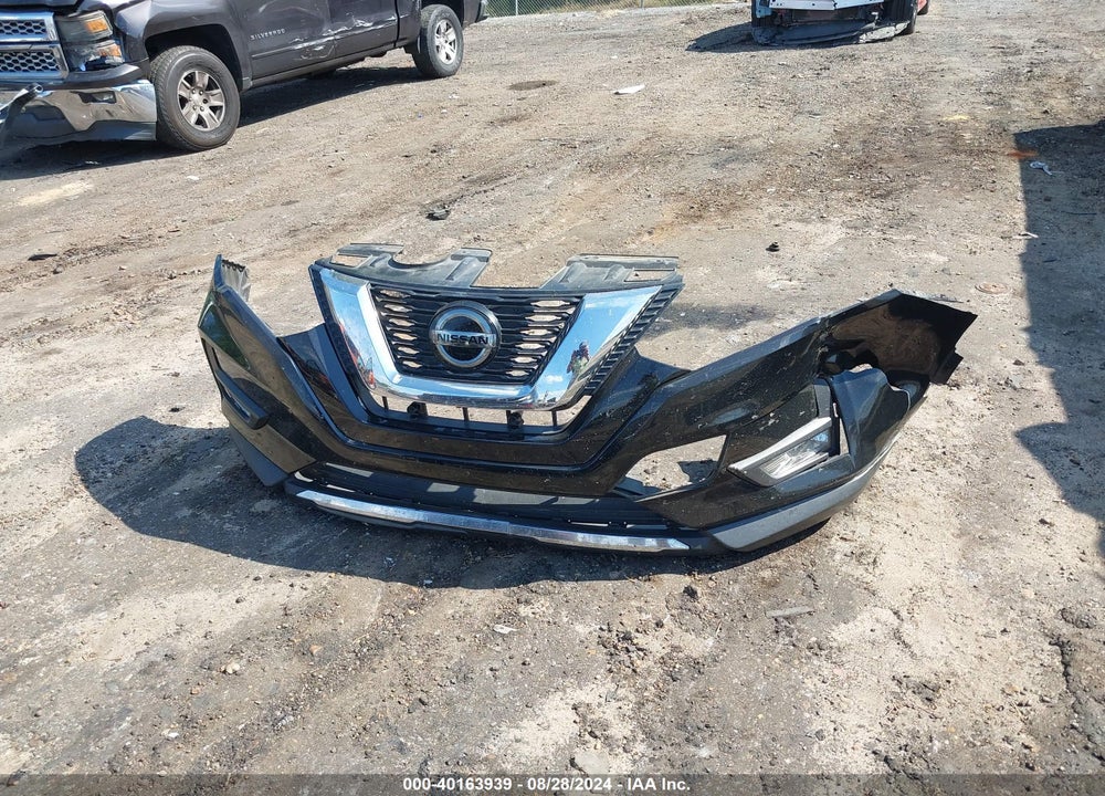 2018 NISSAN ROGUE SV VIN: KNMAT2MT5JP503642