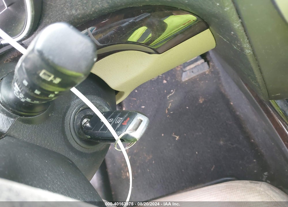 2015 KIA SORENTO LX VIN: 5XYKT3A6XFG640952
