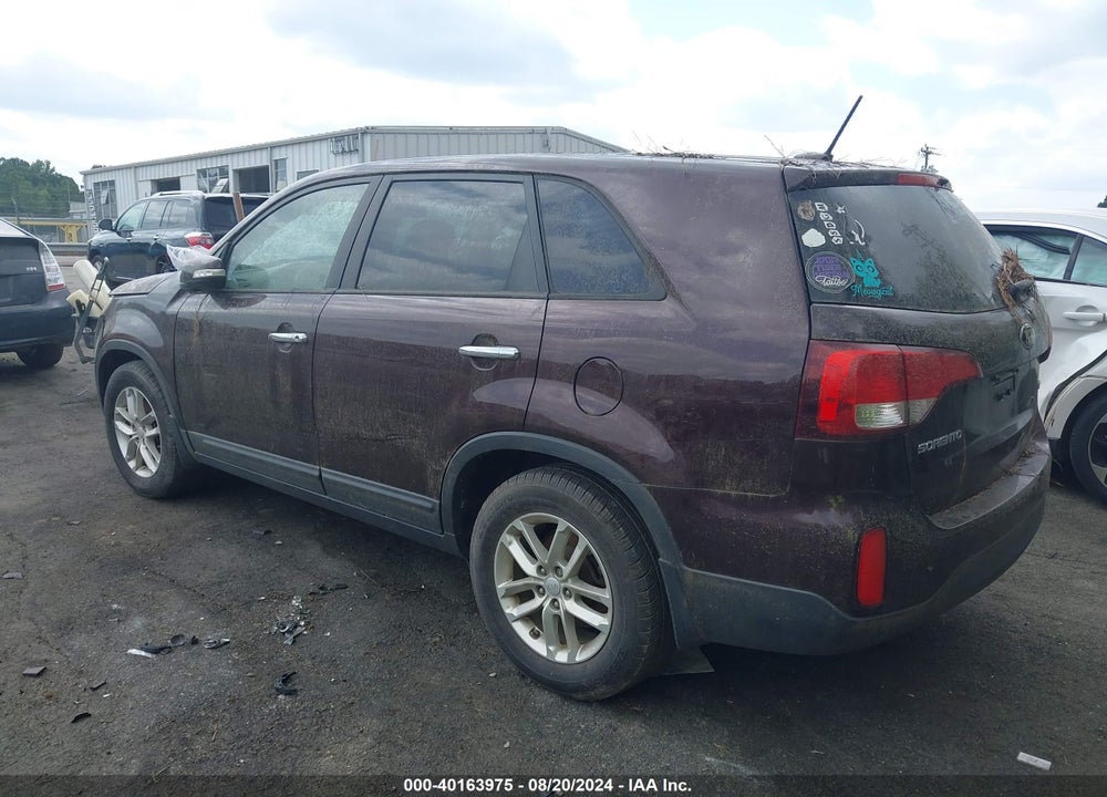 2015 KIA SORENTO LX VIN: 5XYKT3A6XFG640952