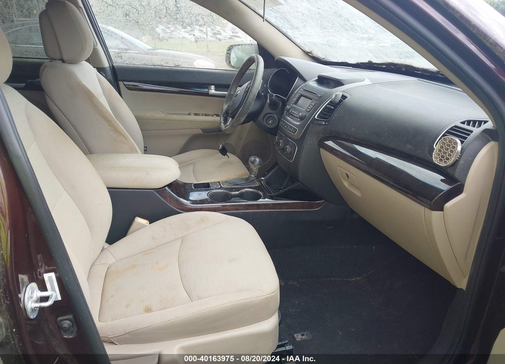 2015 KIA SORENTO LX VIN: 5XYKT3A6XFG640952