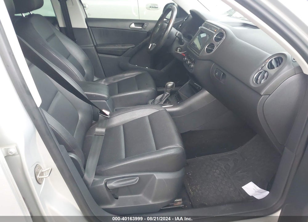 2012 VOLKSWAGEN TIGUAN SE VIN: WVGBV7AX0CW593693
