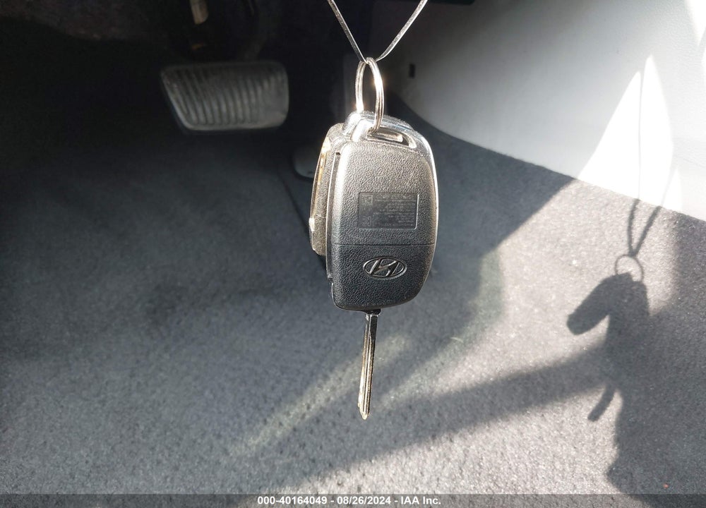 2015 HYUNDAI SONATA SE VIN: 5NPE24AF7FH223349