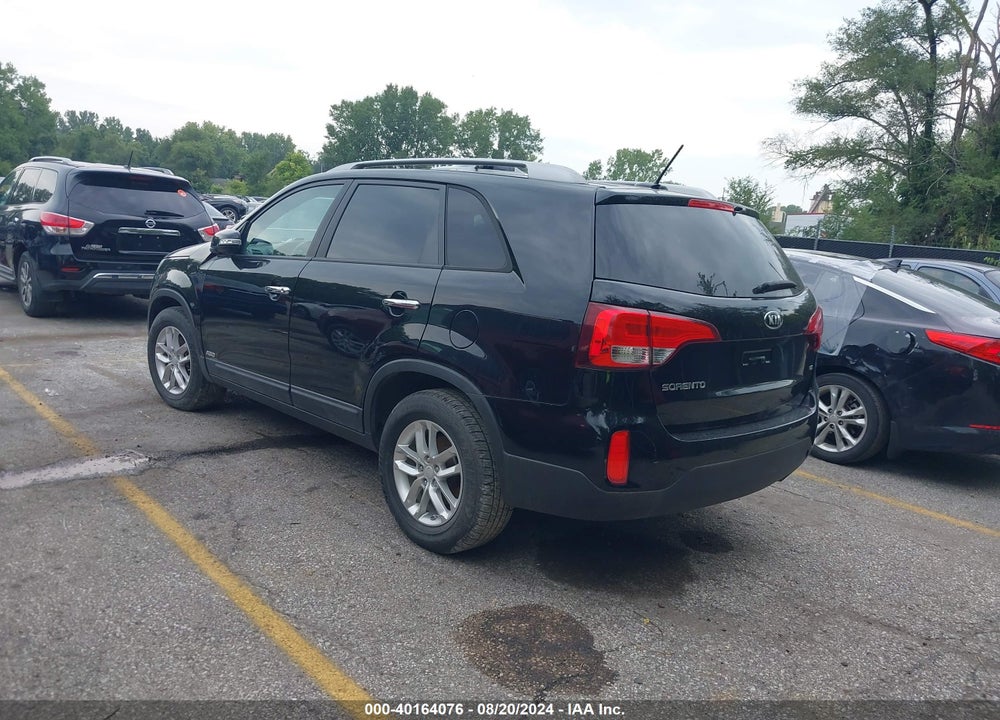 2015 KIA SORENTO LX V6 VIN: 5XYKTDA71FG611399