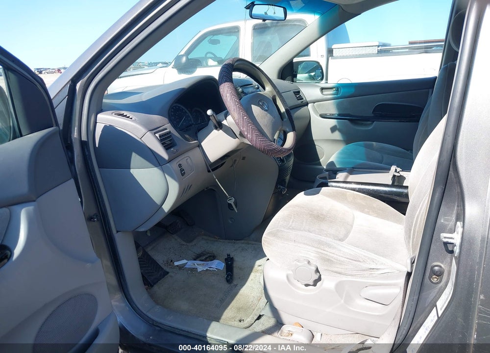 2004 TOYOTA SIENNA CE VIN: 5TDZA23C94S003827