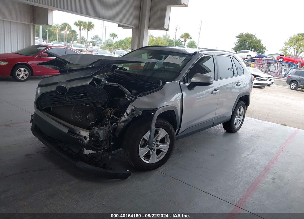 2020 TOYOTA RAV4 XLE VIN: JTMW1RFV8LD522032