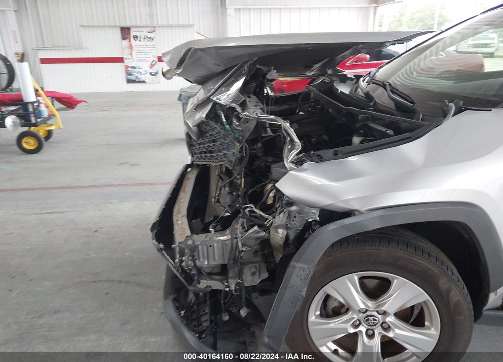 2020 TOYOTA RAV4 XLE VIN: JTMW1RFV8LD522032