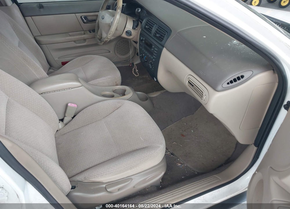 2000 FORD TAURUS LX VIN: 1FAFP52U1YA106519
