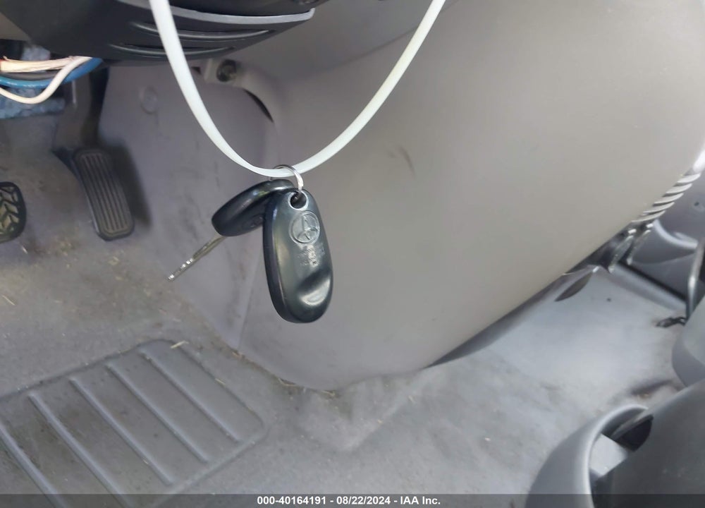 2004 TOYOTA SIENNA XLE VIN: 5TDZA22CX4S109673