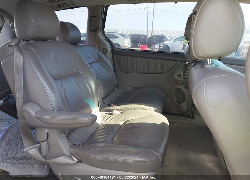 2004 TOYOTA SIENNA XLE VIN: 5TDZA22CX4S109673