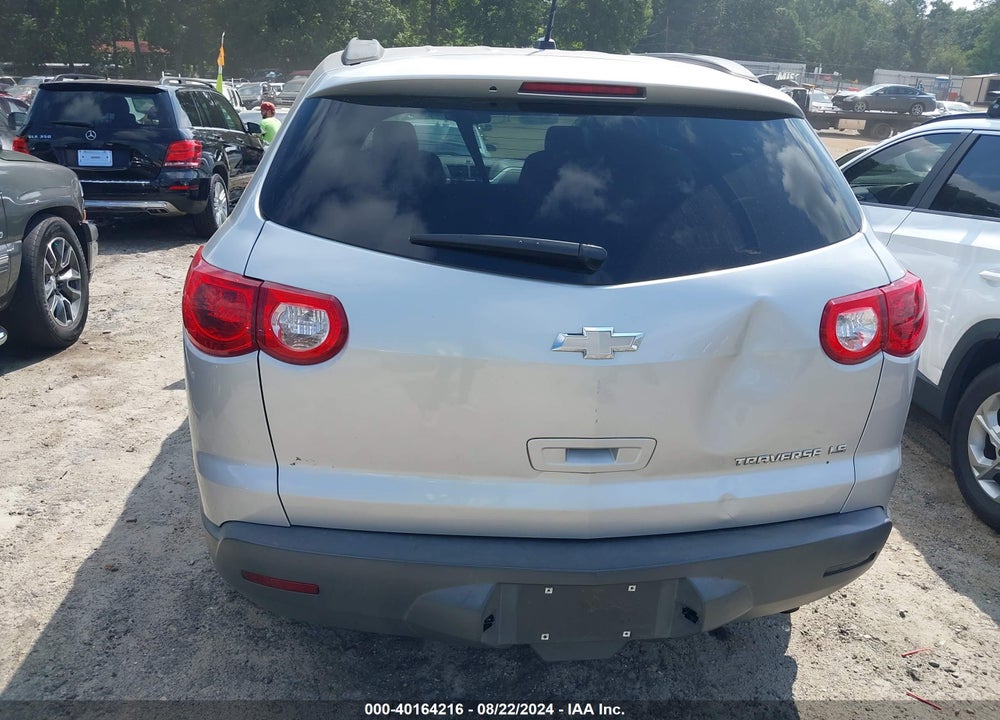 2012 CHEVROLET TRAVERSE LS VIN: 1GNKRFED2CJ300562