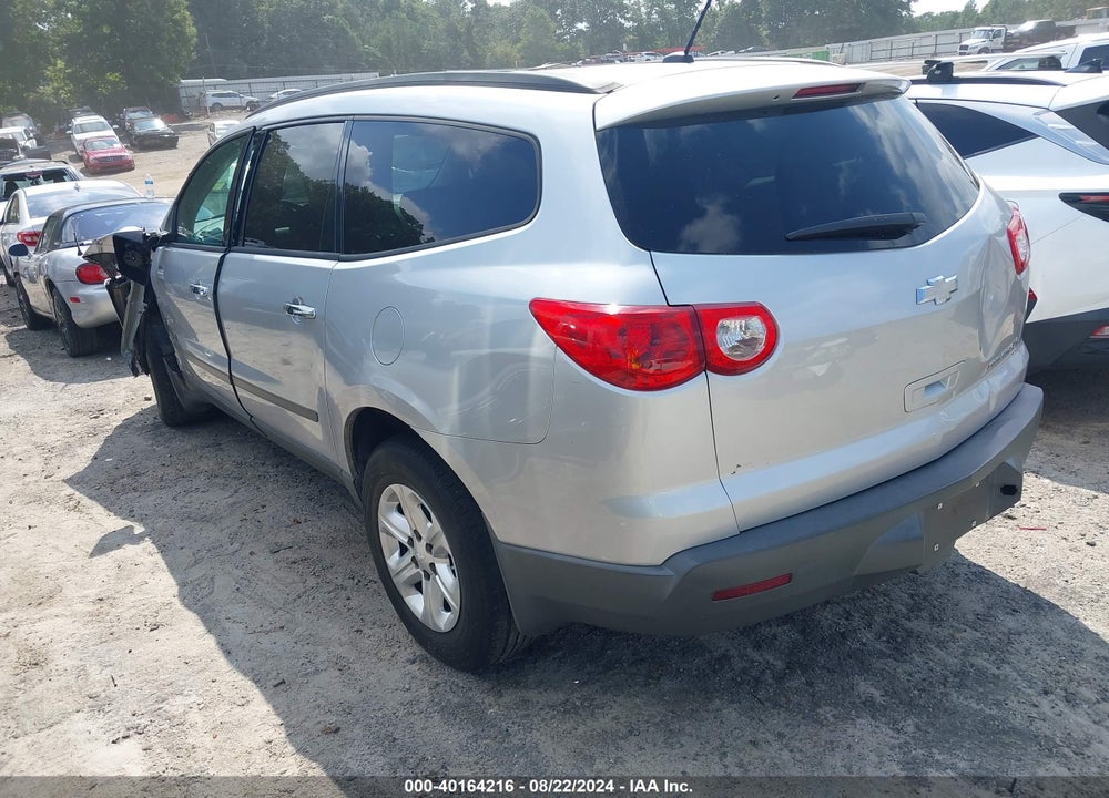 2012 CHEVROLET TRAVERSE LS VIN: 1GNKRFED2CJ300562
