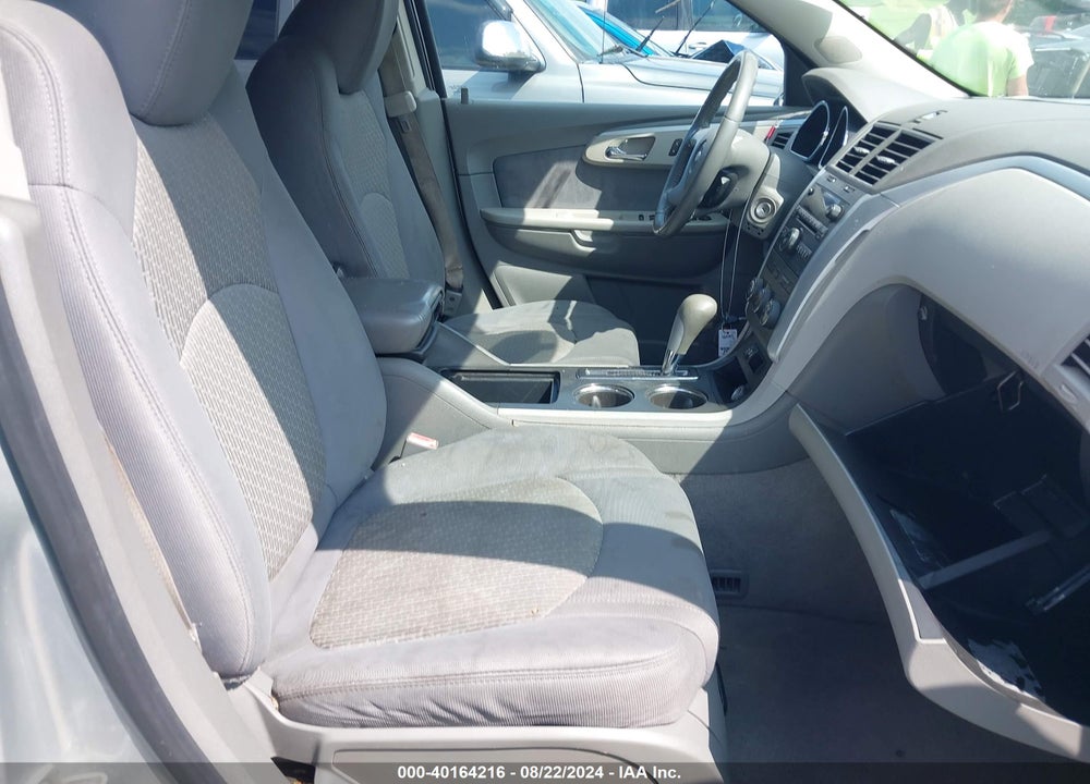 2012 CHEVROLET TRAVERSE LS VIN: 1GNKRFED2CJ300562