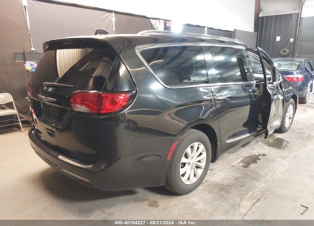 2019 CHRYSLER PACIFICA TOURING L VIN: 2C4RC1BG0KR532758