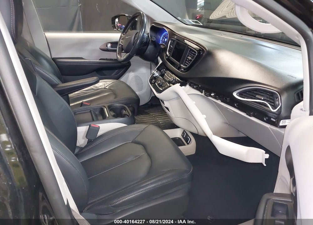 2019 CHRYSLER PACIFICA TOURING L VIN: 2C4RC1BG0KR532758