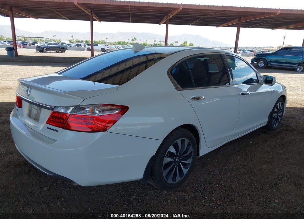 2015 HONDA ACCORD HYBRID EX-L VIN: 1HGCR6F51FA008282