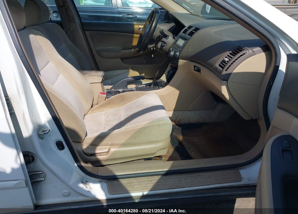 2003 HONDA ACCORD 2.4 LX VIN: 1HGCM563X3A093173