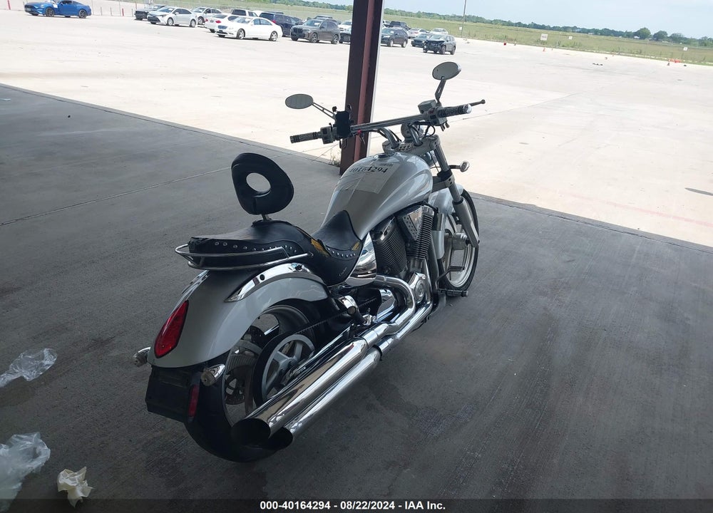 2003 VICTORY MOTORCYCLES VEGAS VIN: 5VPGB16D833003645