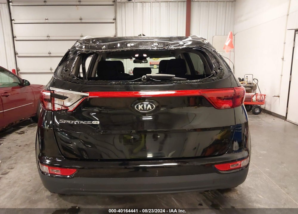 2018 KIA SPORTAGE LX VIN: KNDPM3AC8J7425231