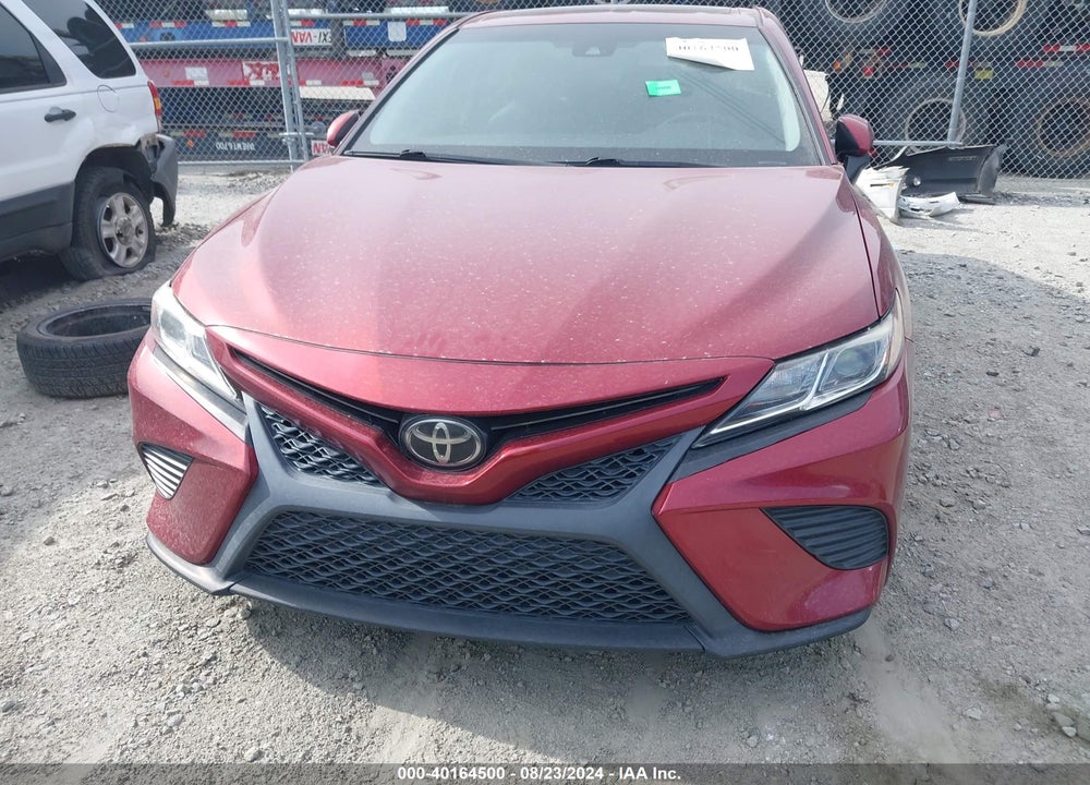 2018 TOYOTA CAMRY SE VIN: 4T1B11HK2JU574171