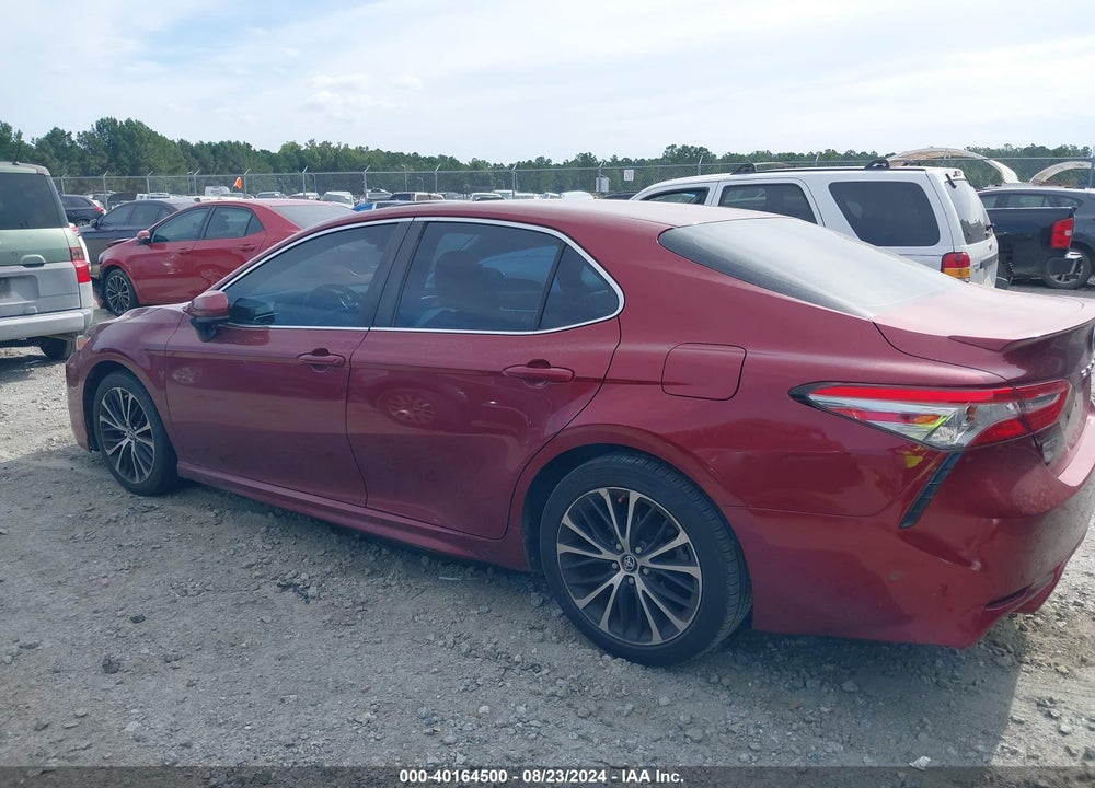 2018 TOYOTA CAMRY SE VIN: 4T1B11HK2JU574171