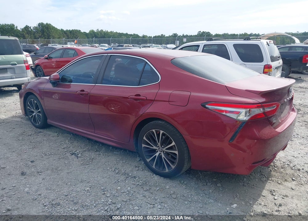 2018 TOYOTA CAMRY SE VIN: 4T1B11HK2JU574171