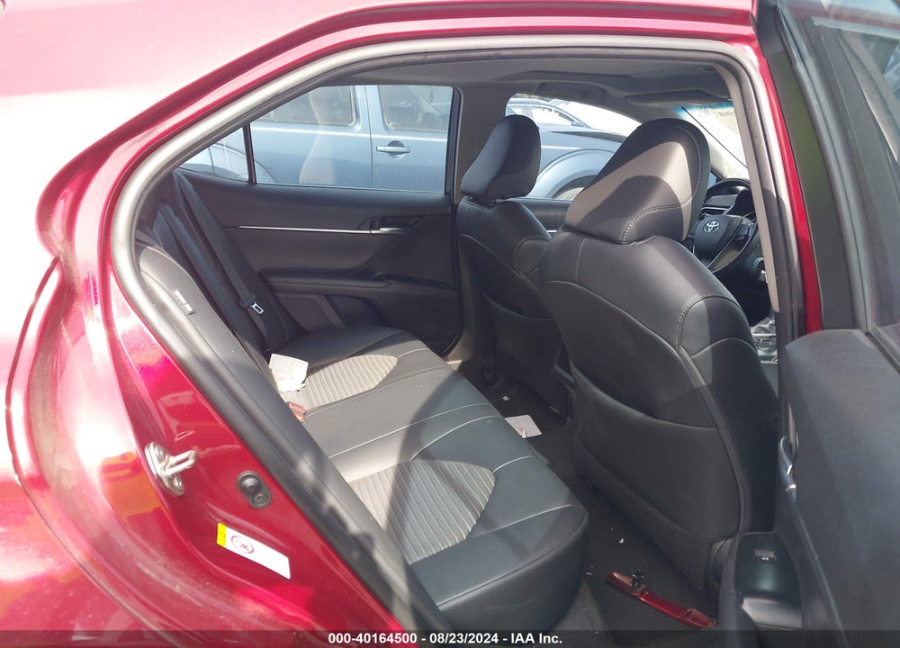 2018 TOYOTA CAMRY SE VIN: 4T1B11HK2JU574171