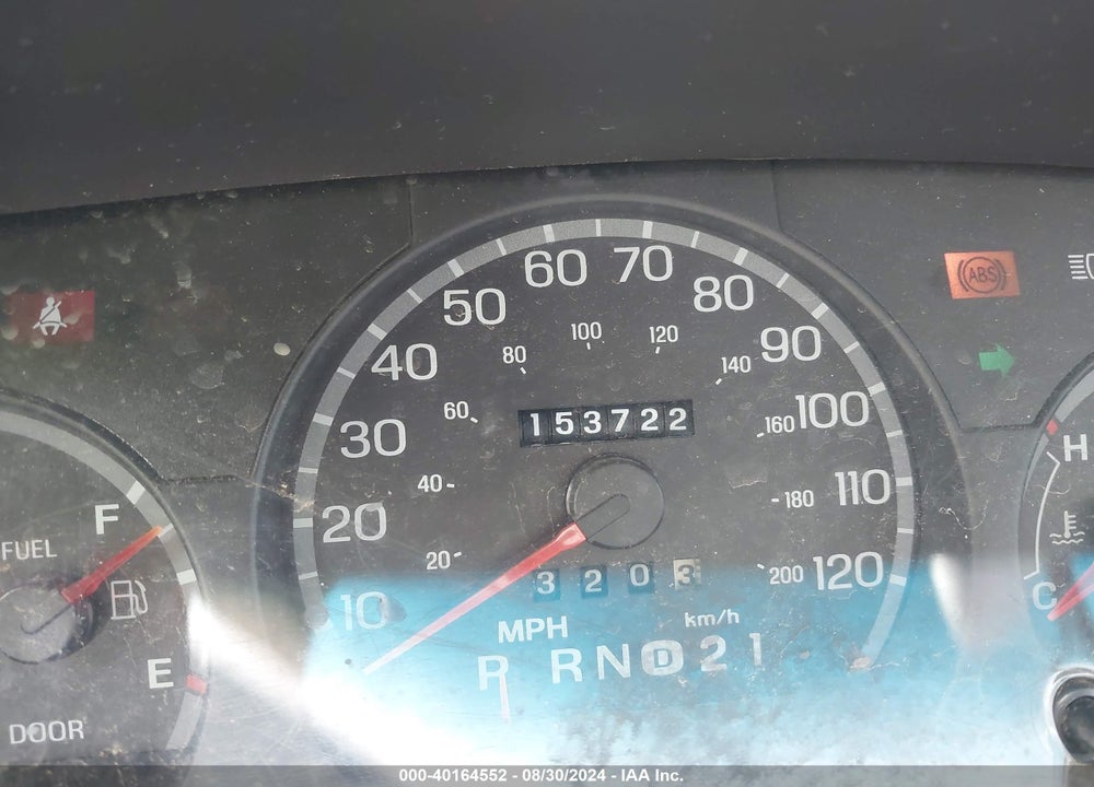 2000 FORD CROWN VICTORIA LX VIN: 2FAFP74W3YX146750