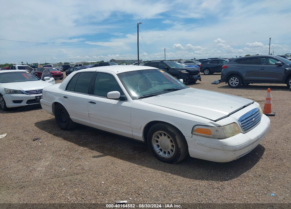 2000 FORD CROWN VICTORIA LX VIN: 2FAFP74W3YX146750