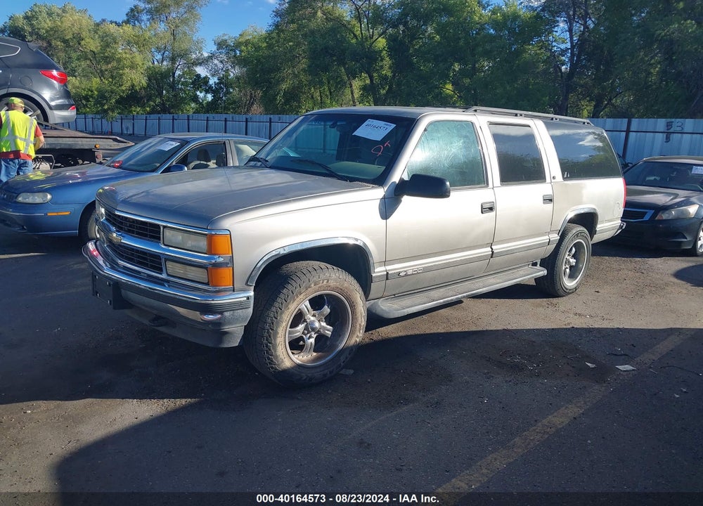 1999 CHEVROLET SUBURBAN 1500 LT VIN: 3GNFK16R5XG163420