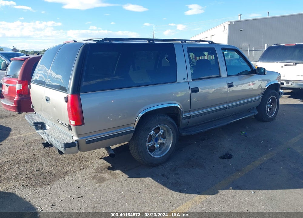 1999 CHEVROLET SUBURBAN 1500 LT VIN: 3GNFK16R5XG163420
