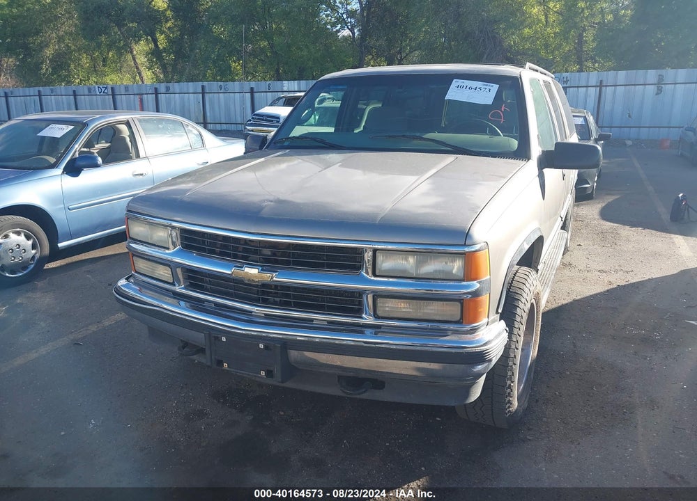 1999 CHEVROLET SUBURBAN 1500 LT VIN: 3GNFK16R5XG163420
