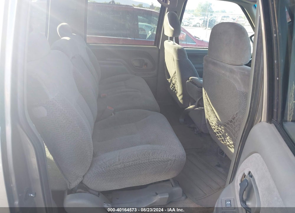 1999 CHEVROLET SUBURBAN 1500 LT VIN: 3GNFK16R5XG163420