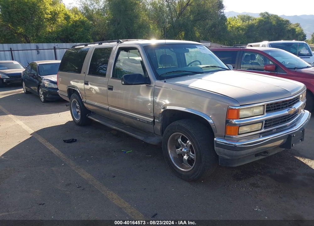 1999 CHEVROLET SUBURBAN 1500 LT VIN: 3GNFK16R5XG163420
