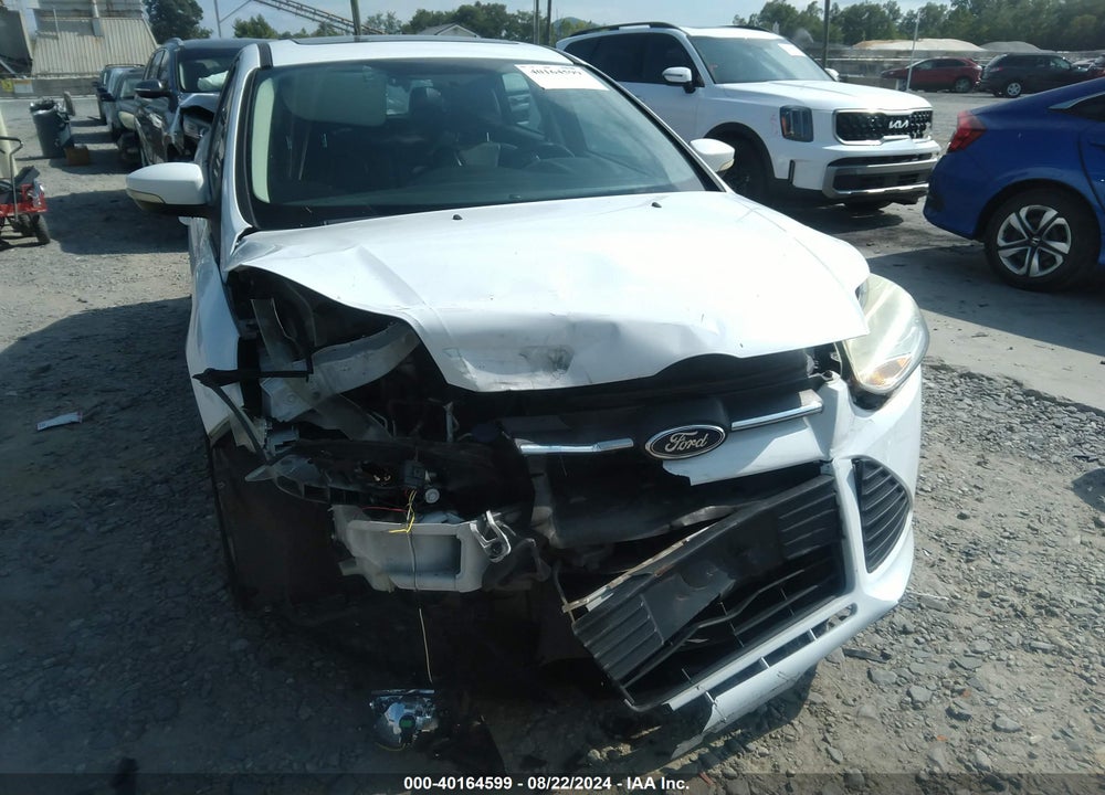 2014 FORD FOCUS SE VIN: 1FADP3K23EL203005