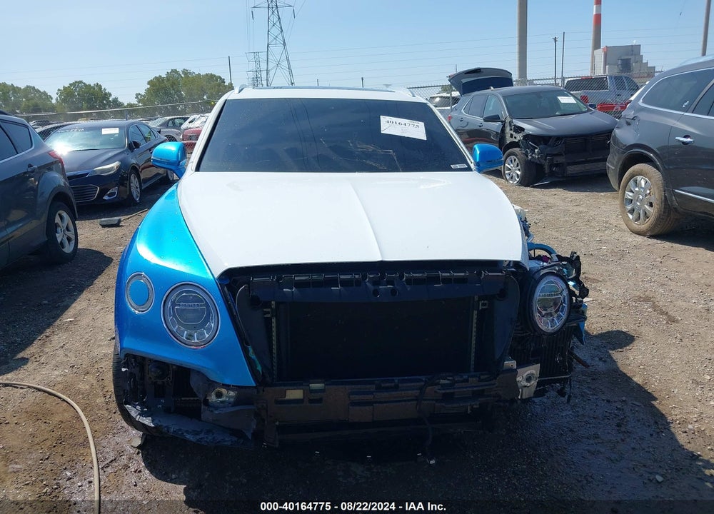 2019 BENTLEY BENTAYGA V8 VIN: SJAAM2ZV4KC025005