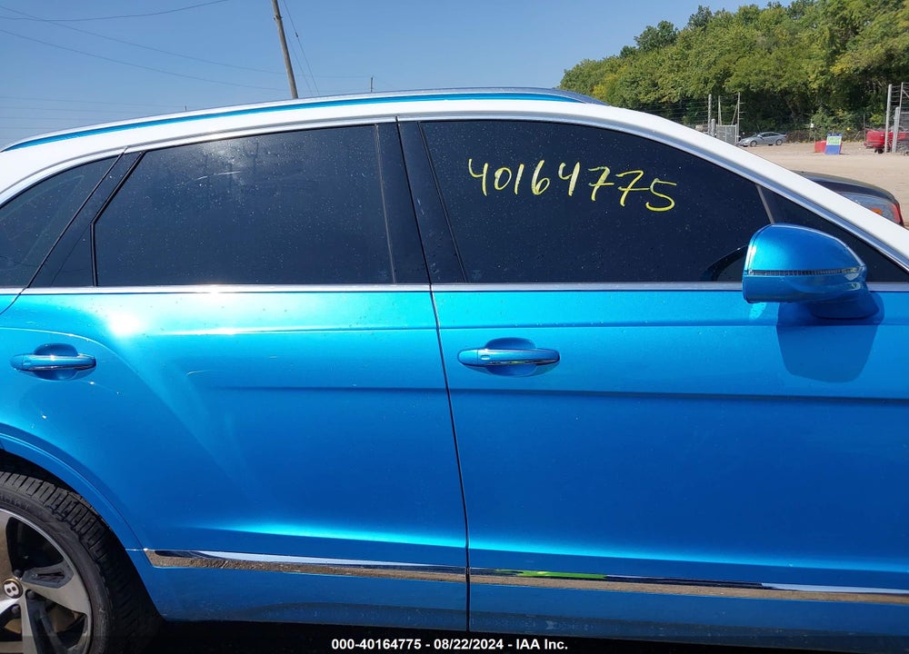 2019 BENTLEY BENTAYGA V8 VIN: SJAAM2ZV4KC025005