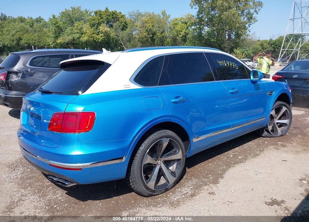 2019 BENTLEY BENTAYGA V8 VIN: SJAAM2ZV4KC025005