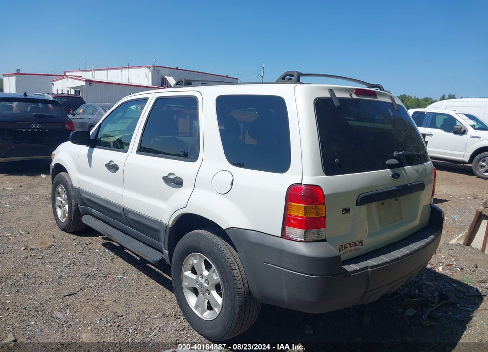 2005 FORD ESCAPE XLT VIN: 1FMYU03105DA06050
