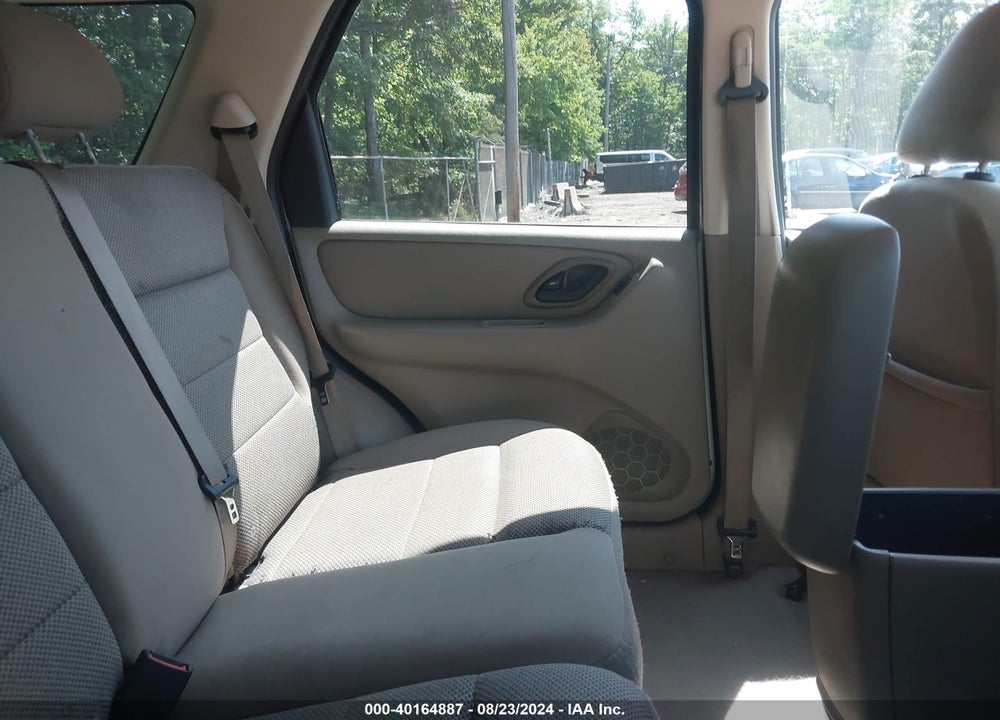 2005 FORD ESCAPE XLT VIN: 1FMYU03105DA06050